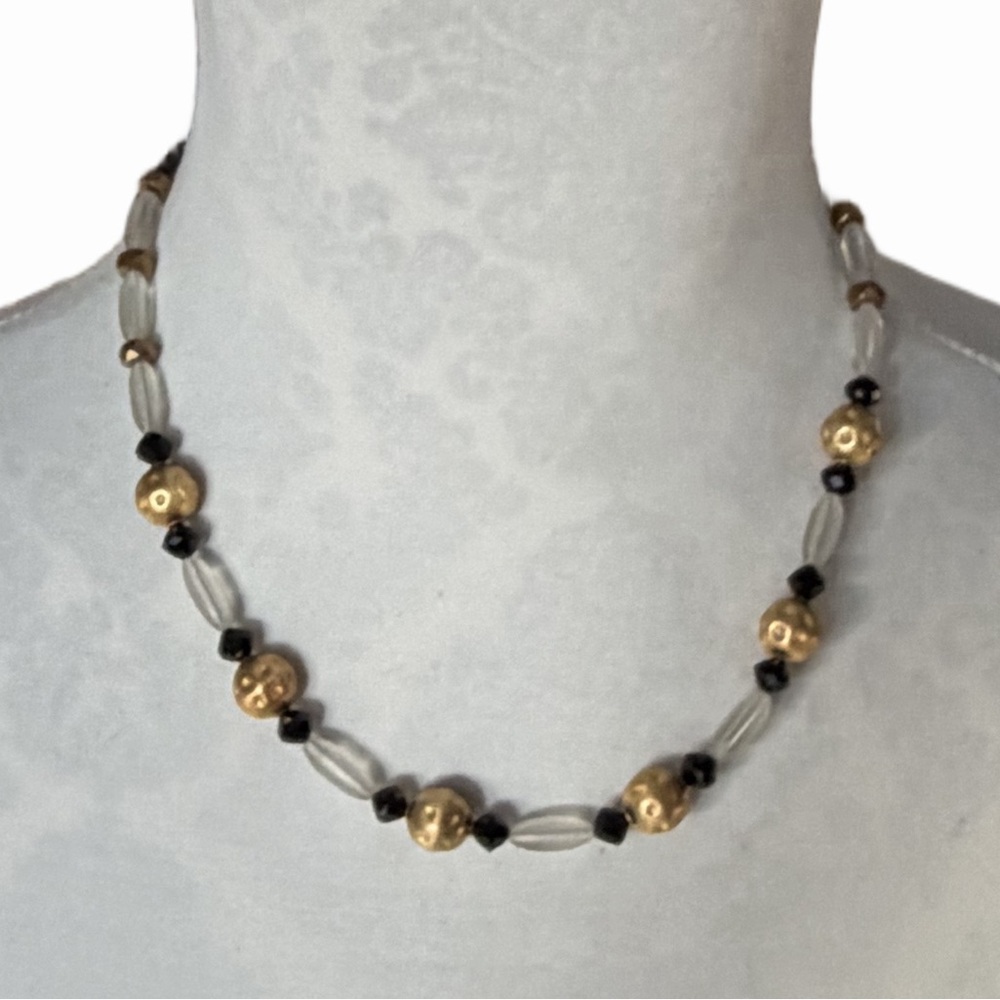 Title:
Gold Tone & Black Beaded Necklace | Classic | Everyday Elegance